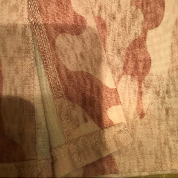 🆕 Old Navy Shades of Soft Pink / Plus Size / Camouflage / Short Sleeve Crew Tee - Picture 12 of 12